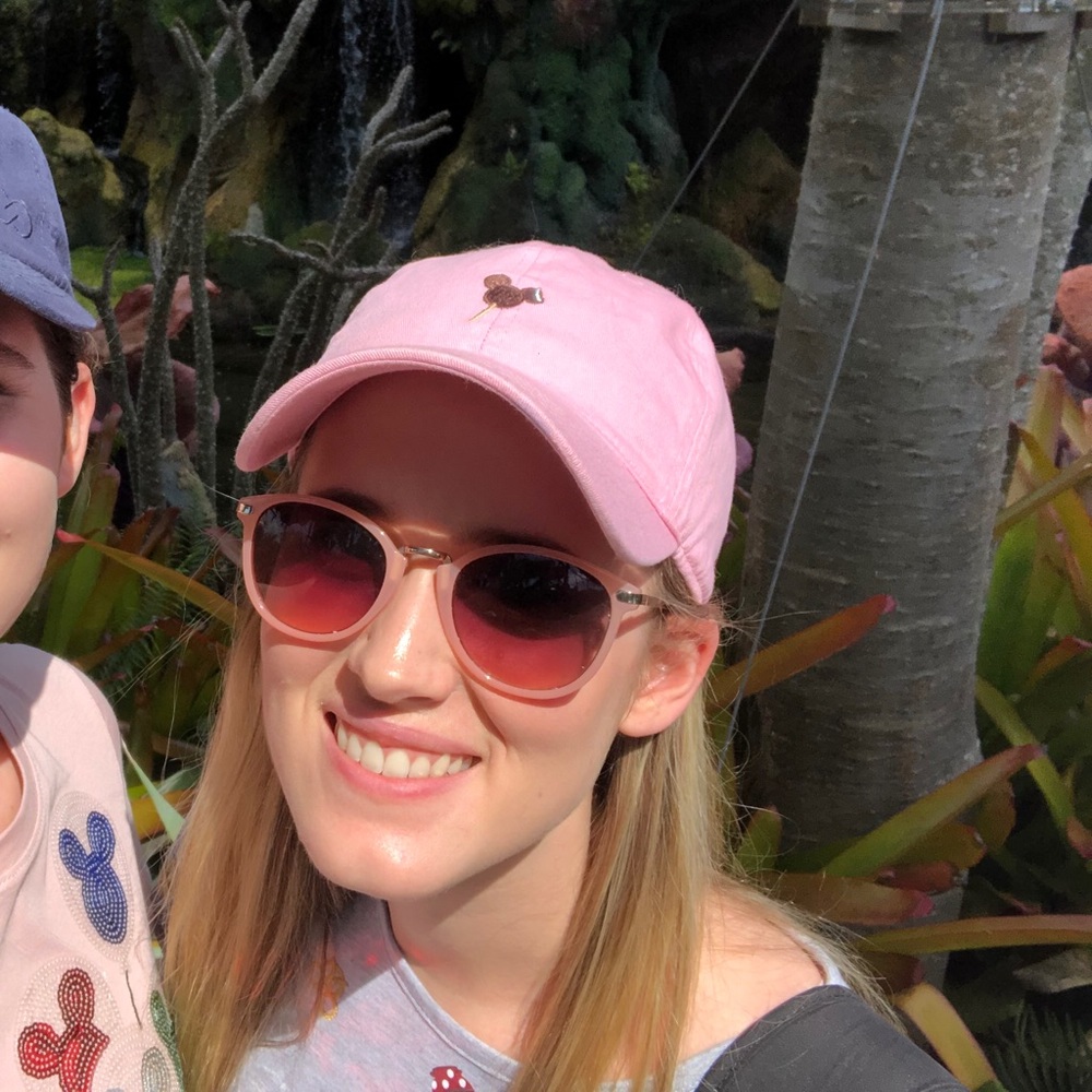 Meet your Posher, Alexis